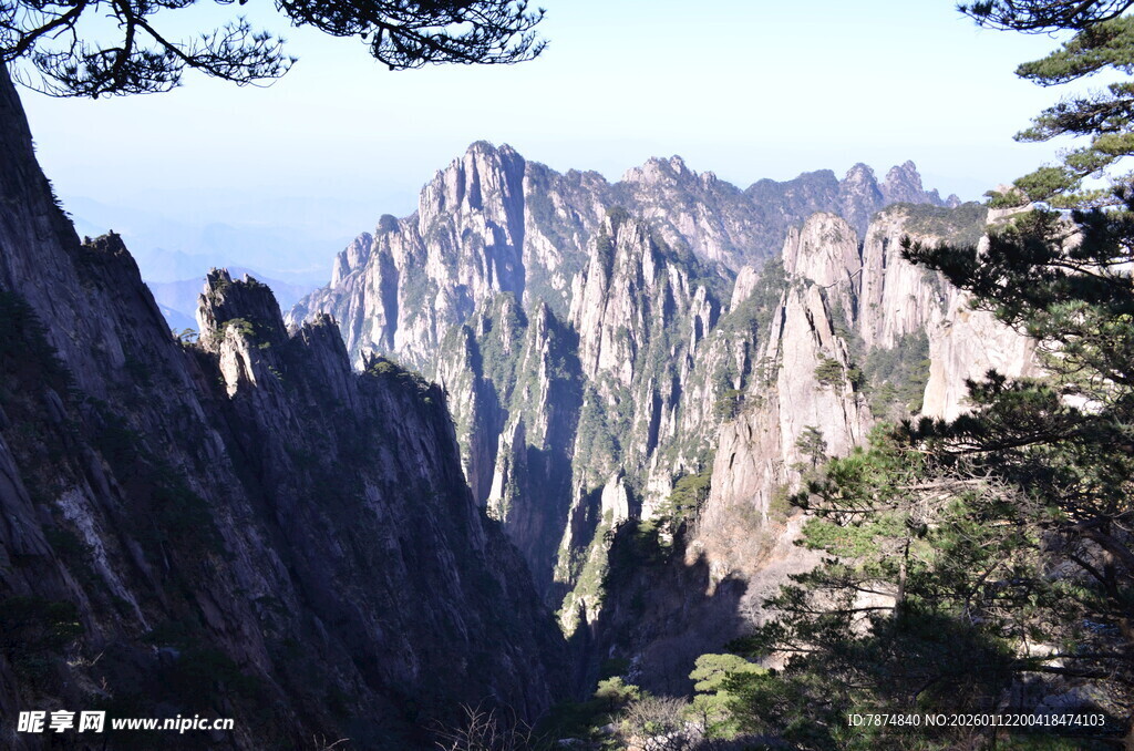 壮丽黄山奇峰景观