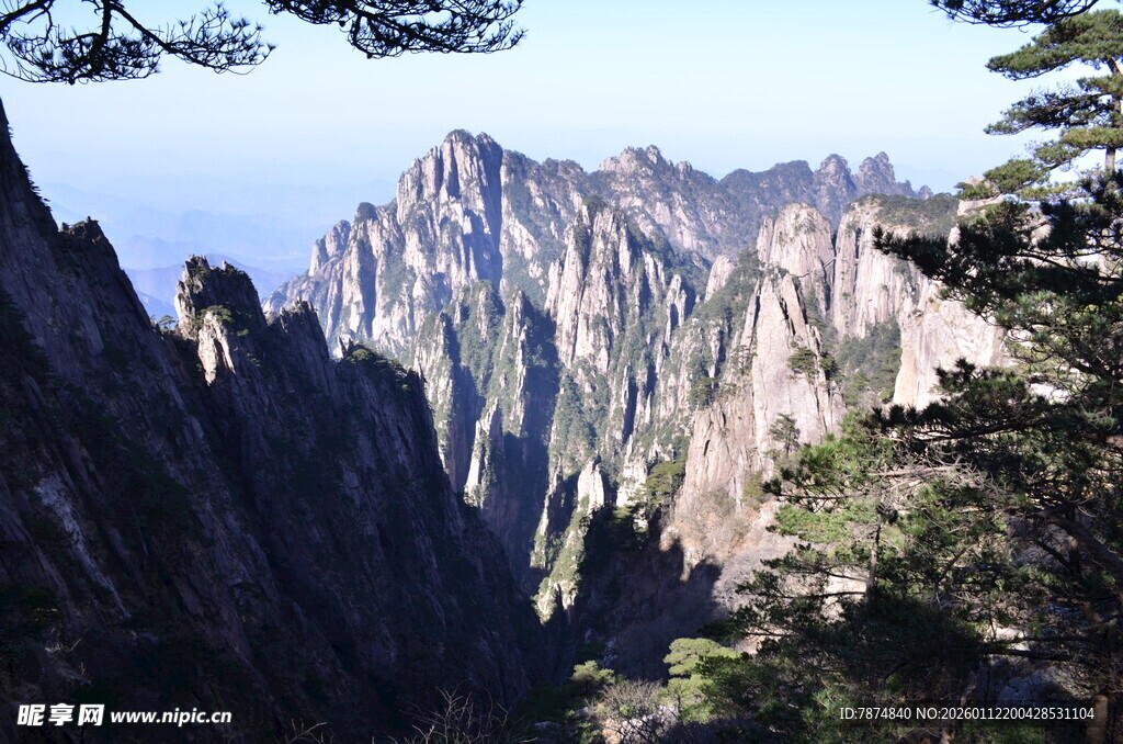 壮丽黄山奇峰景观