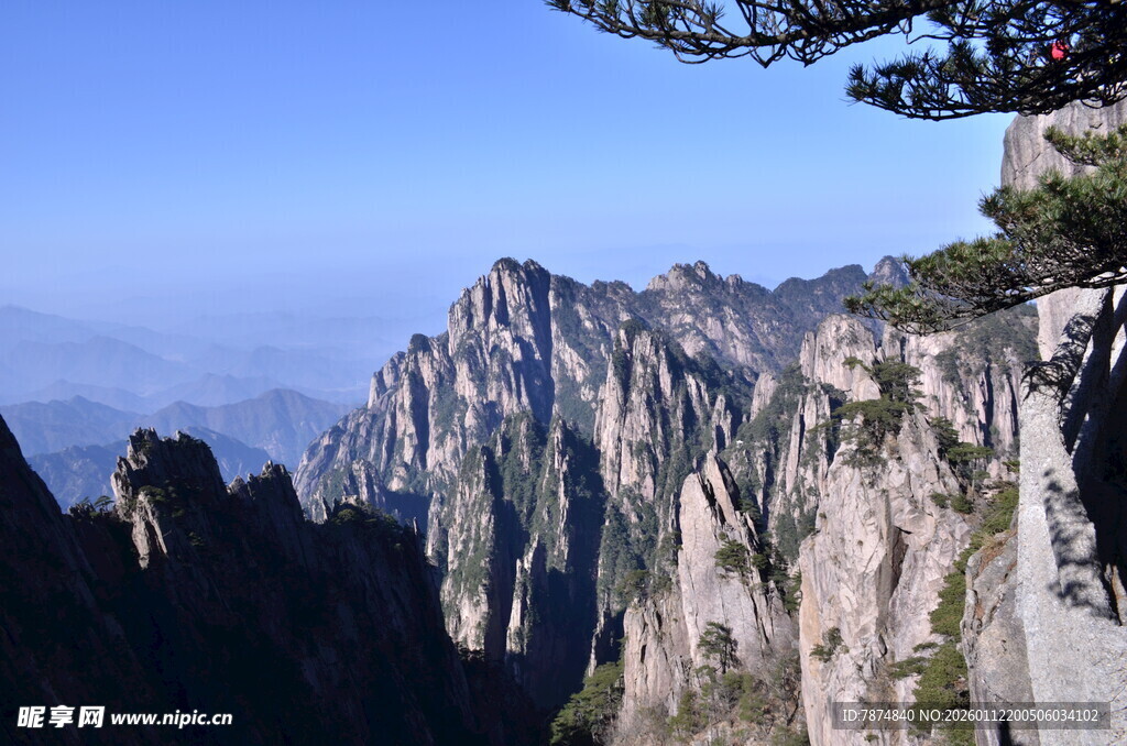 壮丽黄山奇峰景观