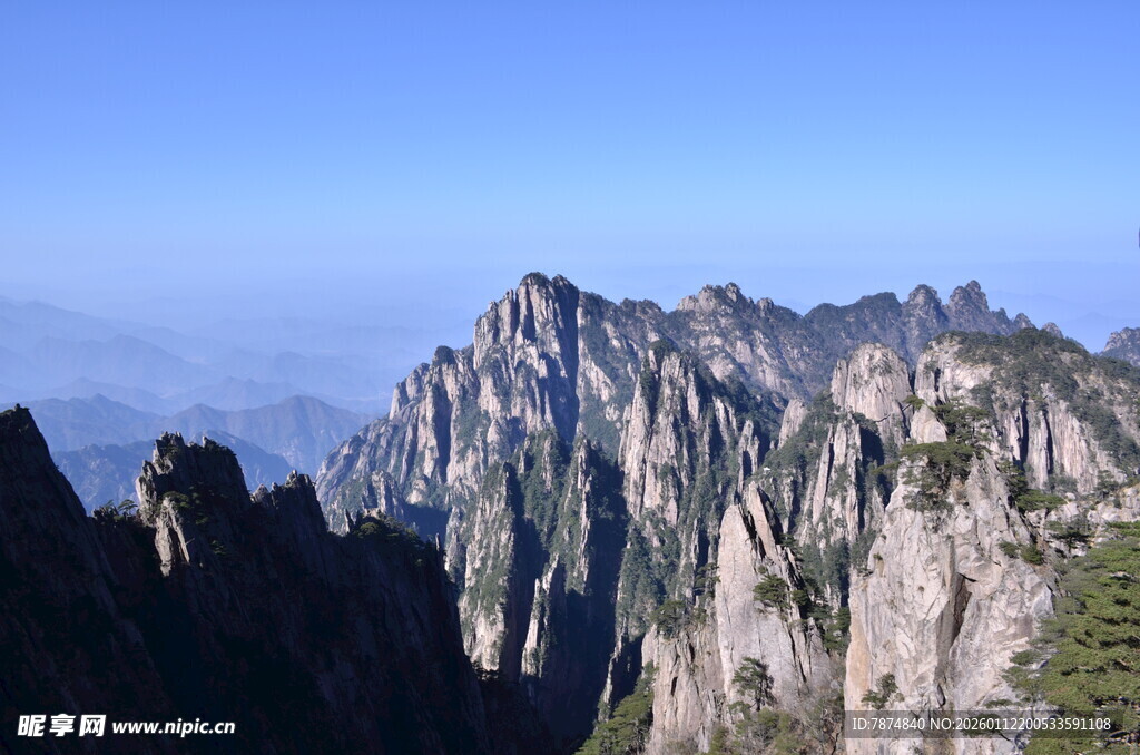 壮丽黄山奇峰景观