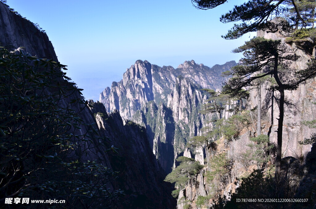 壮丽黄山奇峰景观
