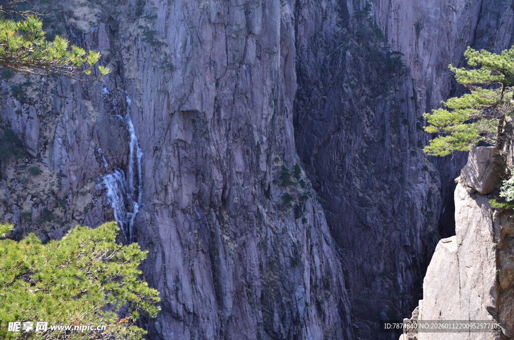 壮丽险峻的高山景观