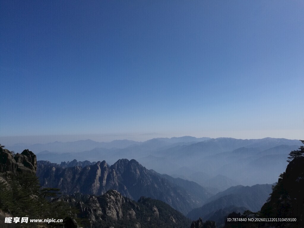 壮丽山景展现自然之美