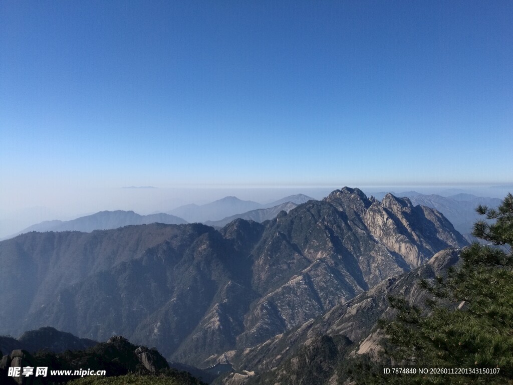 巍峨壮丽的高山景观