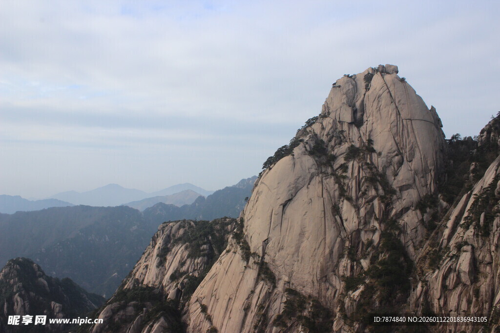 巍峨黄山奇峰