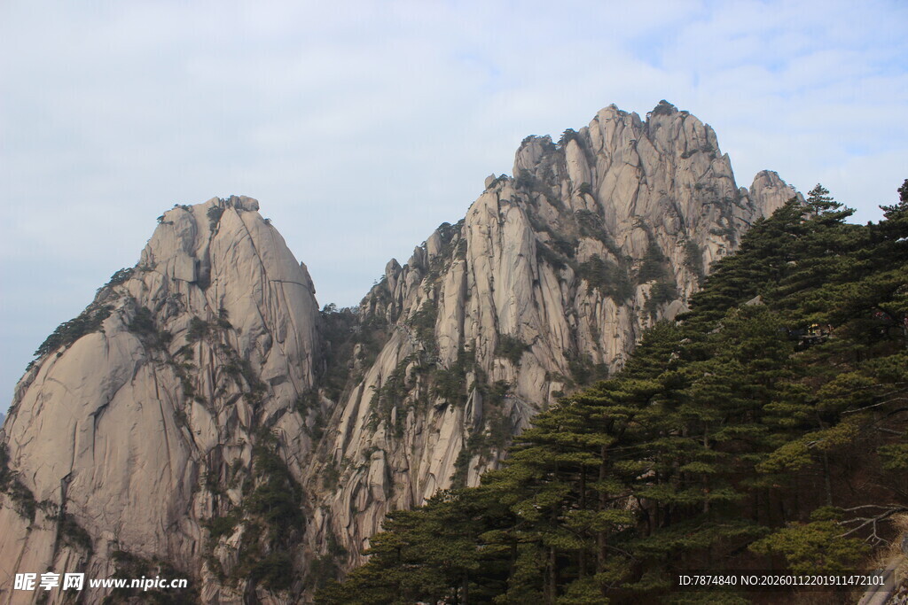 巍峨黄山奇峰景色