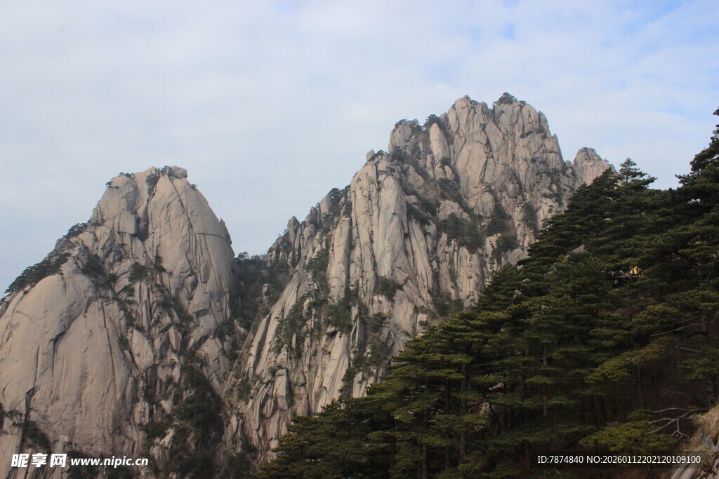 壮丽黄山奇峰景观