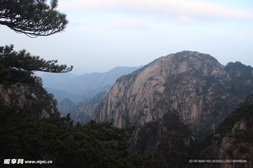 壮丽黄山山峰景色