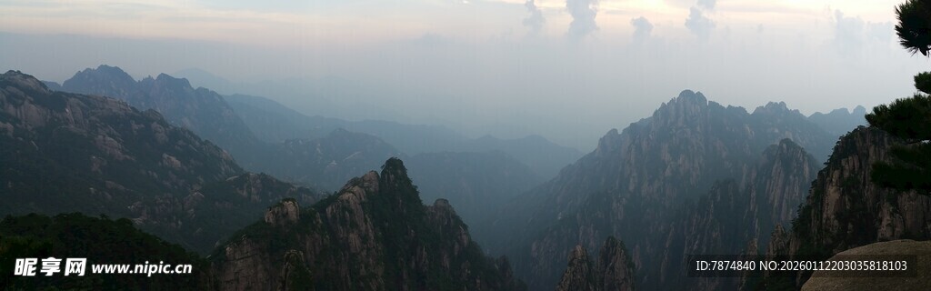 壮丽山峦云海景观