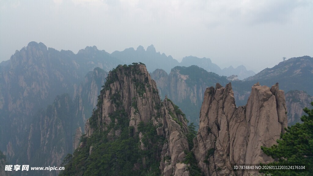 壮丽黄山山峰景色