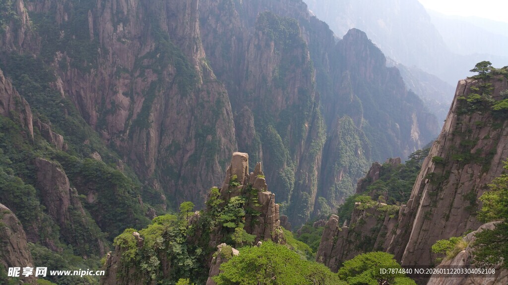 壮丽黄山奇峰景色