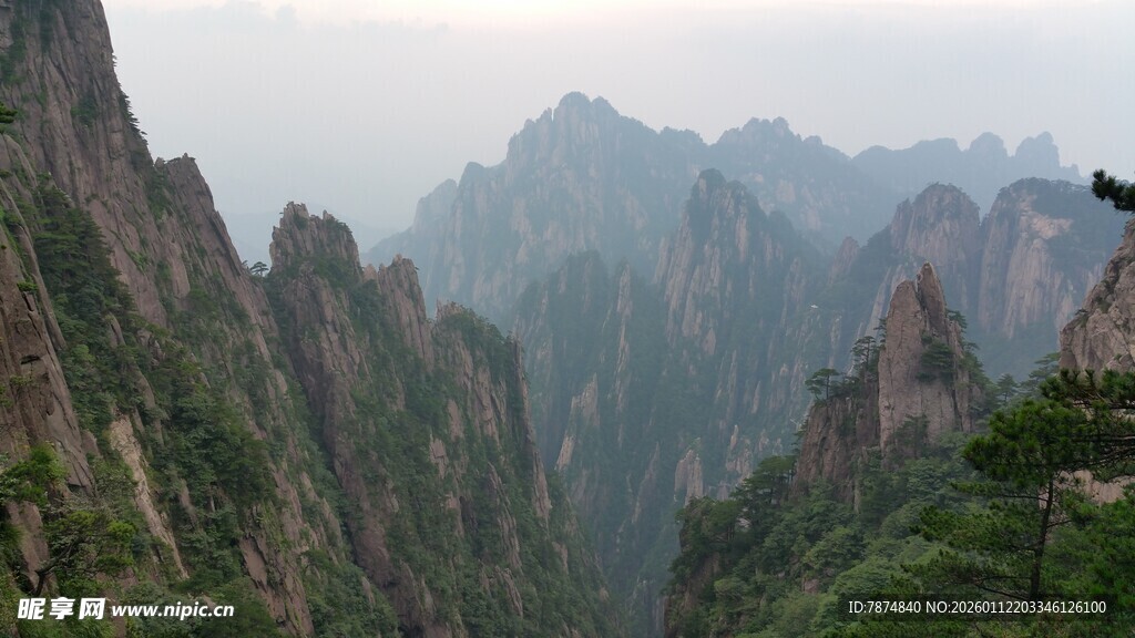壮丽黄山奇峰景观