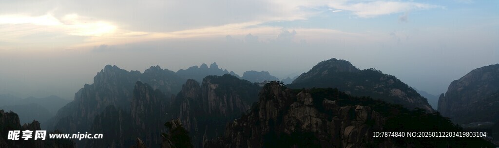 壮丽山峦云海景观