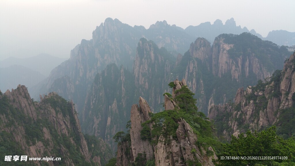 壮丽黄山奇峰景观