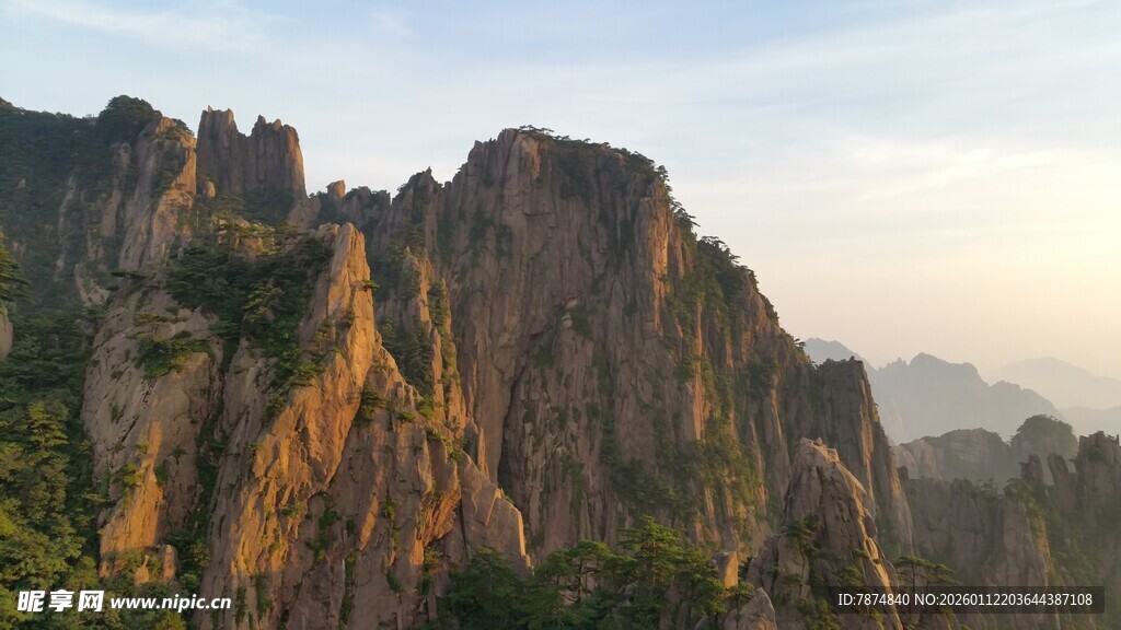壮丽山景 尽显自然之美