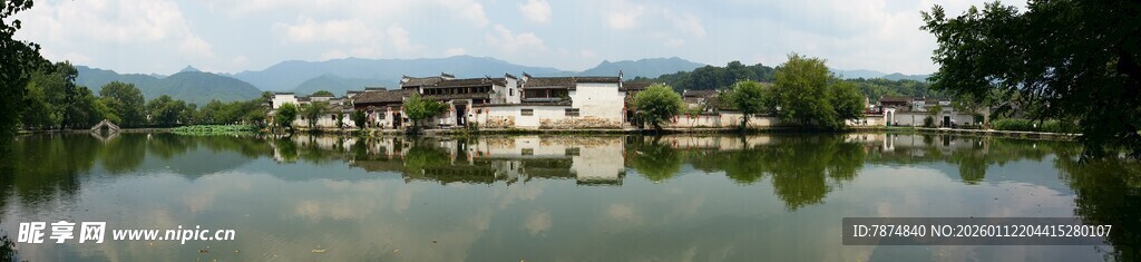 湖畔建筑倒影 宁静美景