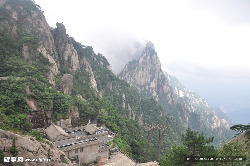 黄山壮美山峦云雾景观