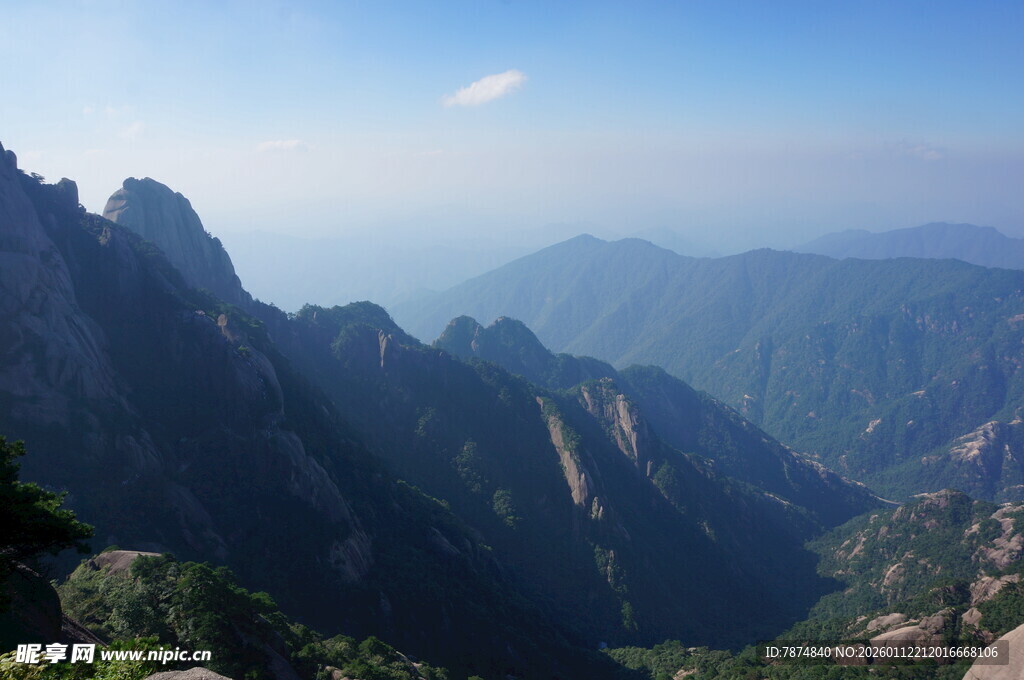 壮丽山景展现自然之美