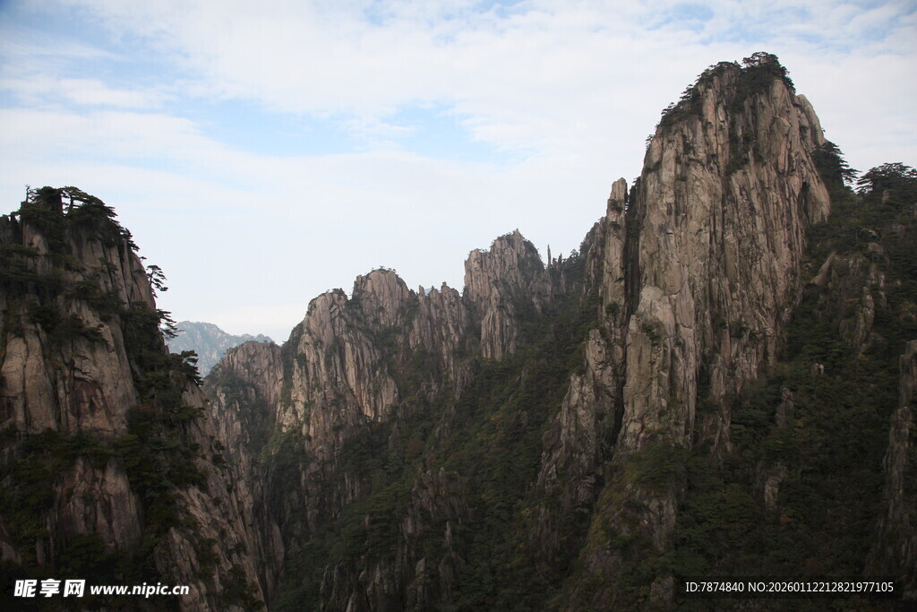 壮丽黄山奇峰景观
