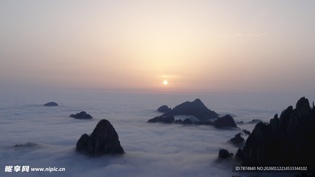 海上日出 礁石映于云海