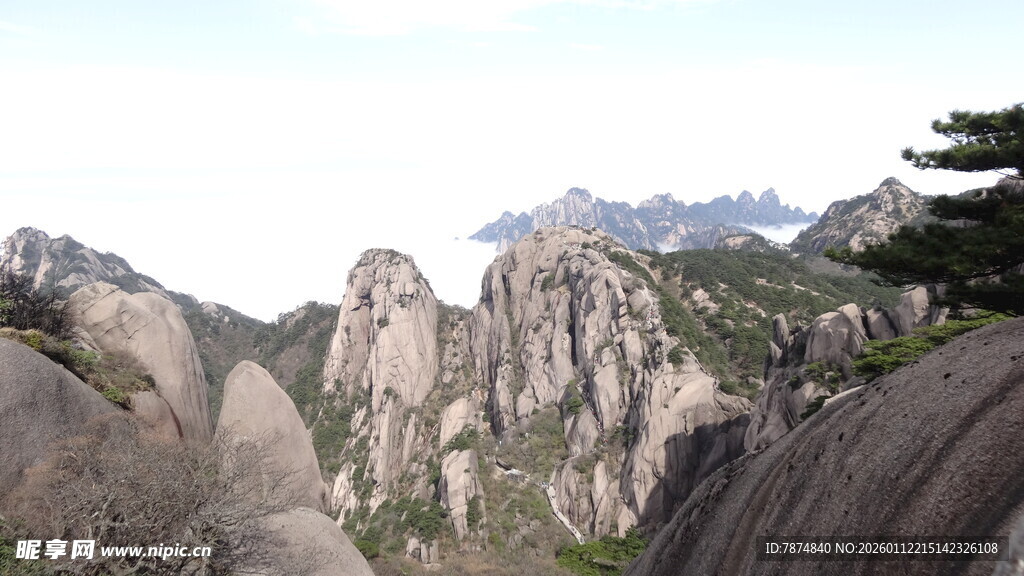 壮丽黄山奇峰景观