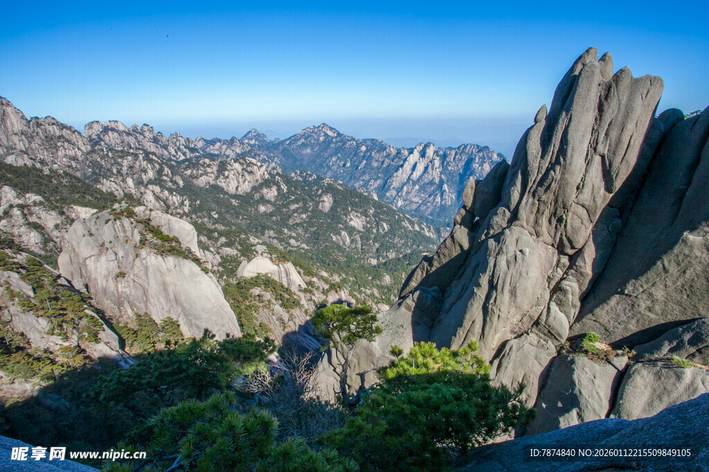 壮丽山景 奇峰耸立