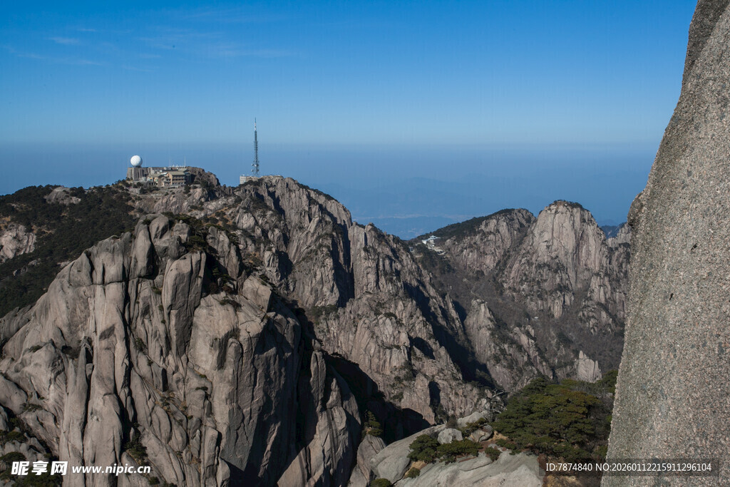 巍峨壮丽的高山景色