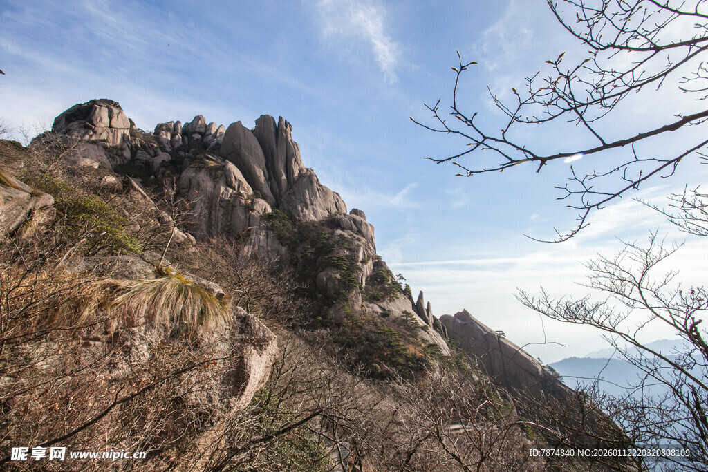 巍峨山峰 尽显自然壮美