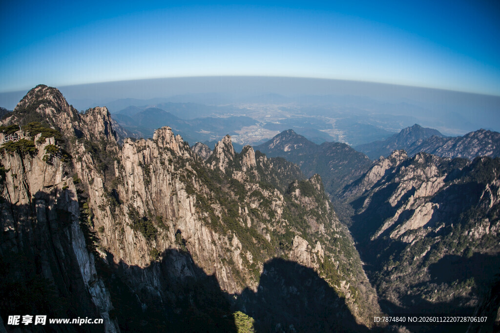 壮丽巍峨的高山景观