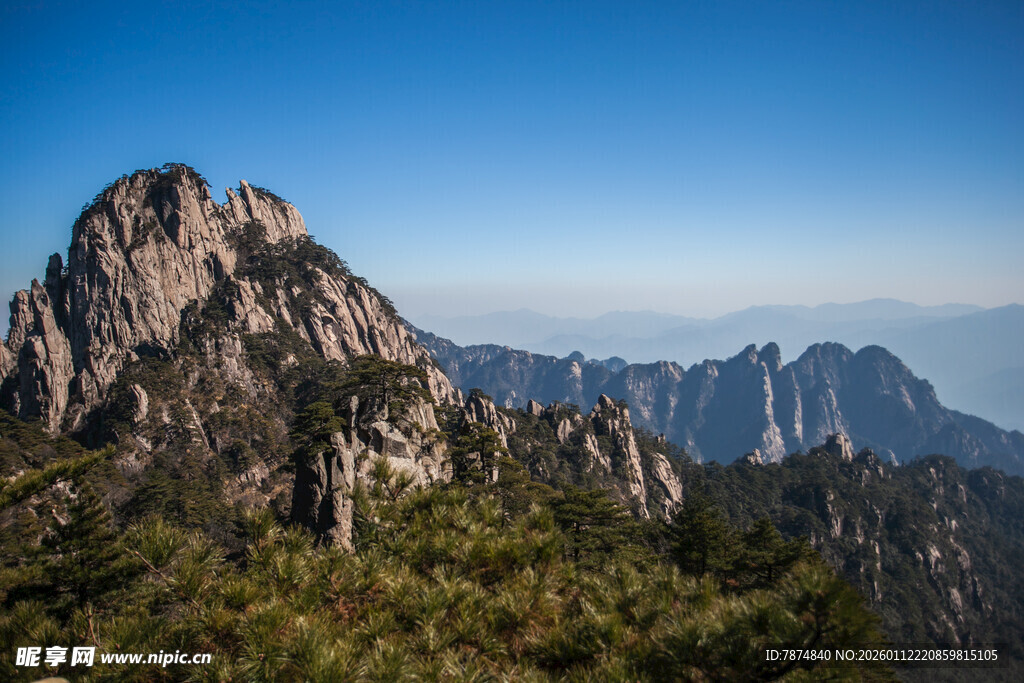 壮丽黄山山峰景色