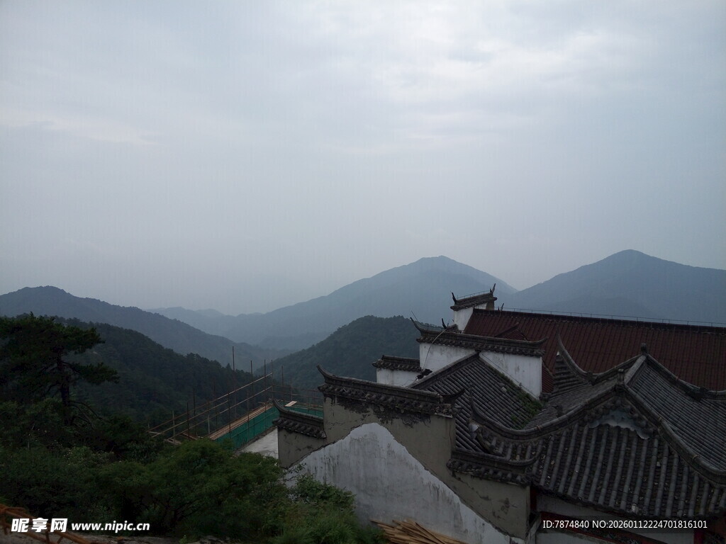 山间中式建筑景观