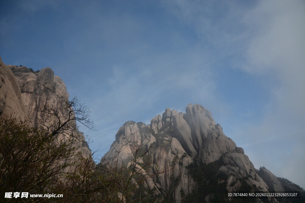 巍峨壮丽的高山景观