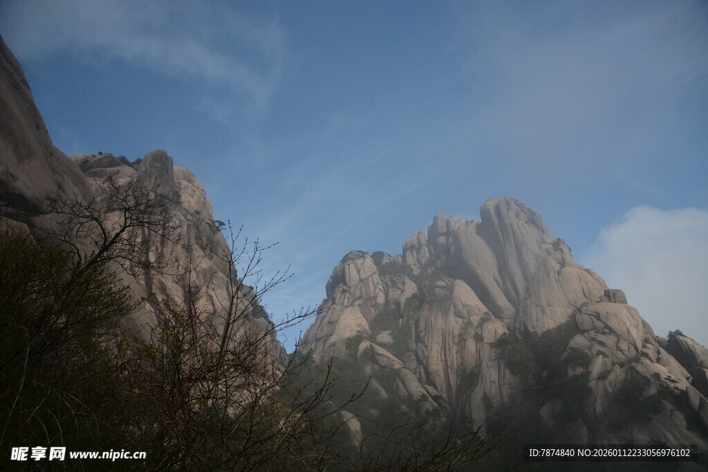巍峨壮丽的高山景观