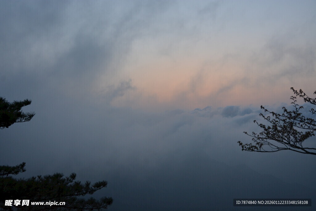 云海之上的梦幻天空
