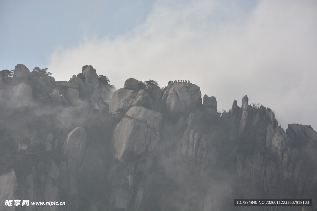 壮观嶙峋的奇特山峰景观