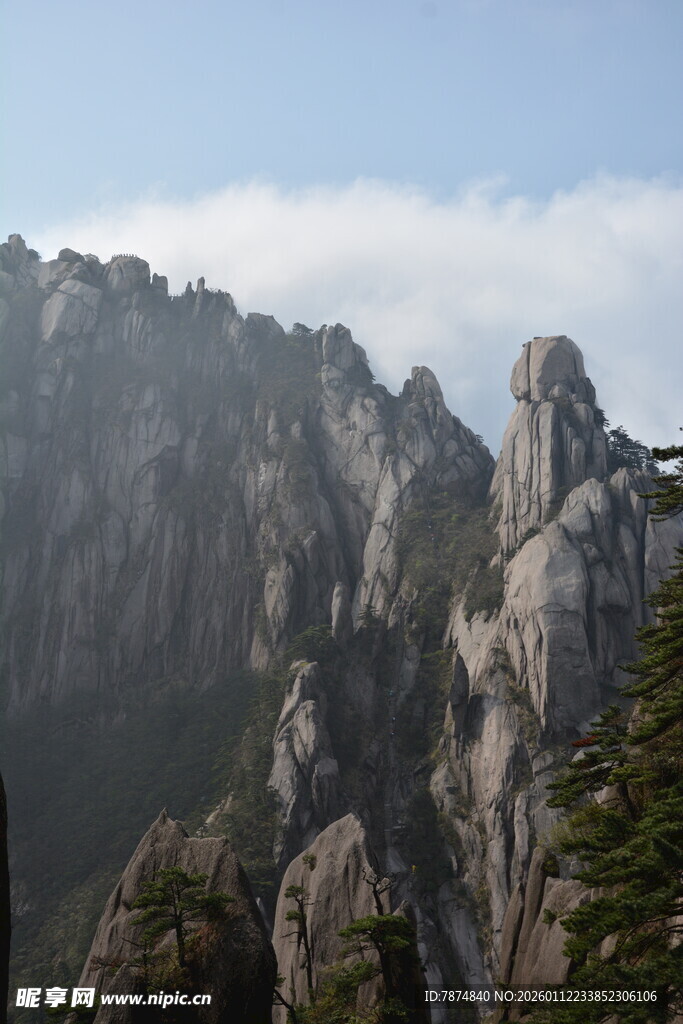 巍峨壮丽的高山景观