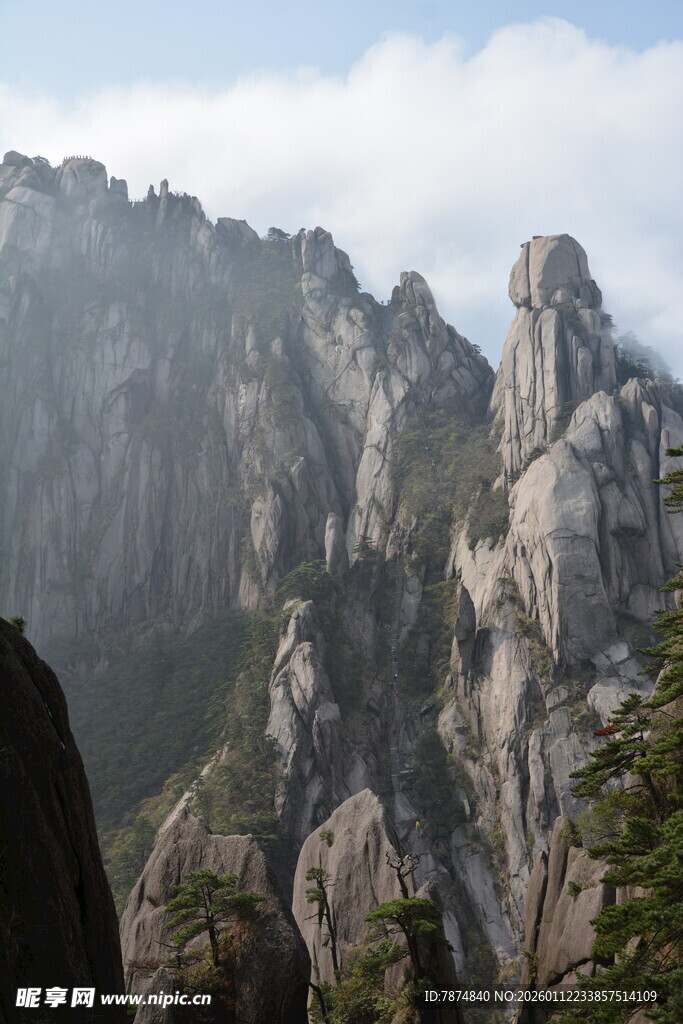 壮丽黄山奇峰景观