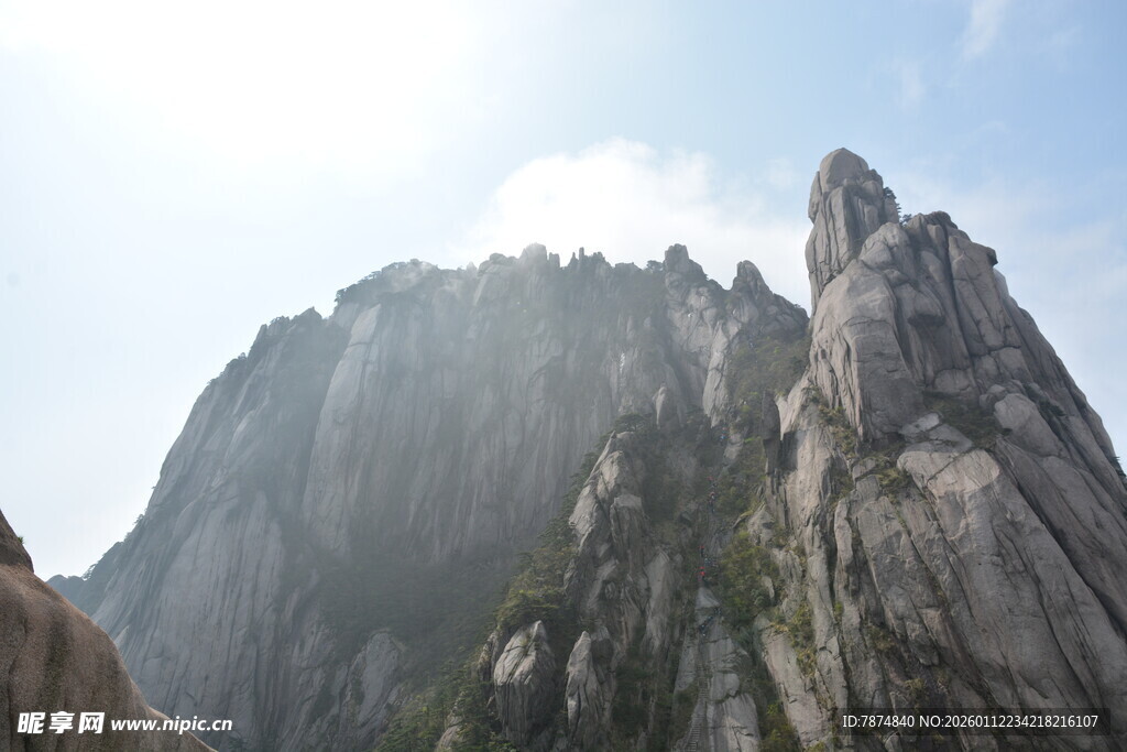 巍峨壮丽的高山景观