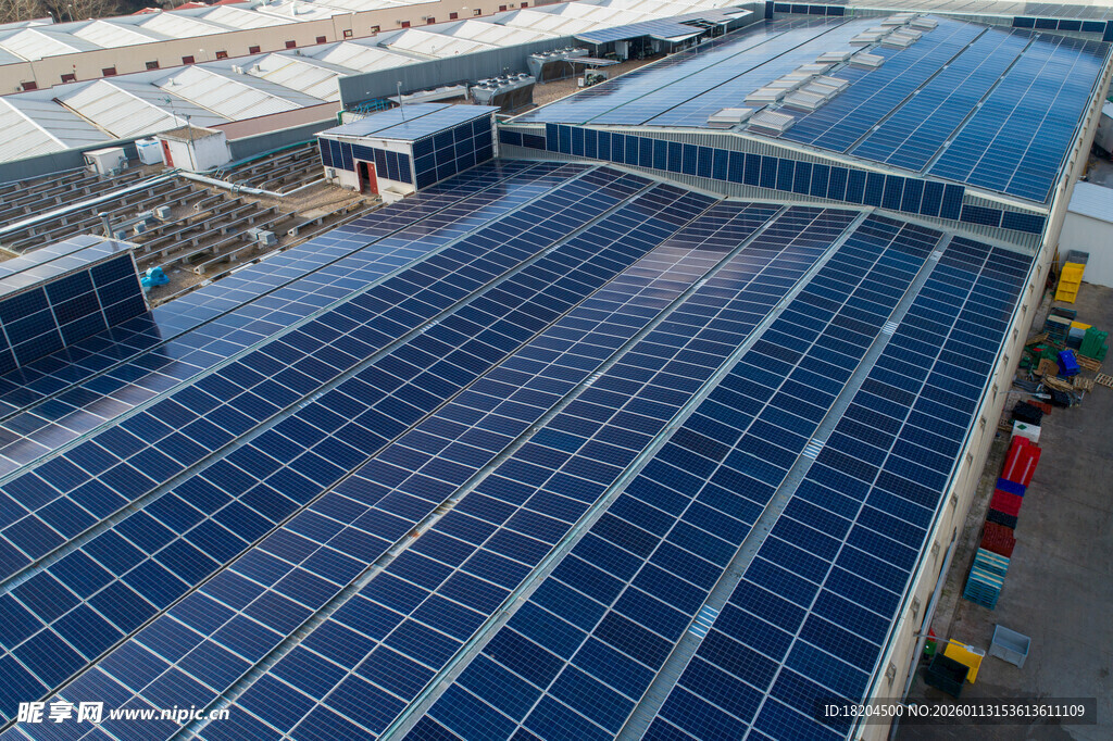 仓库屋顶太阳能板