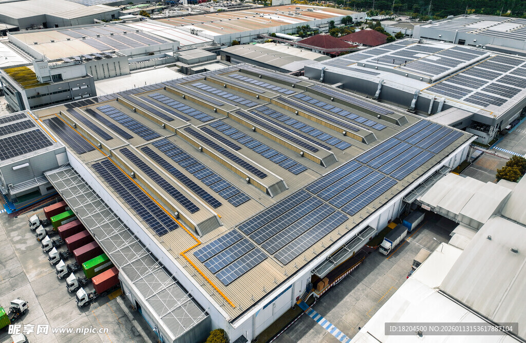 屋顶太阳能板俯瞰图