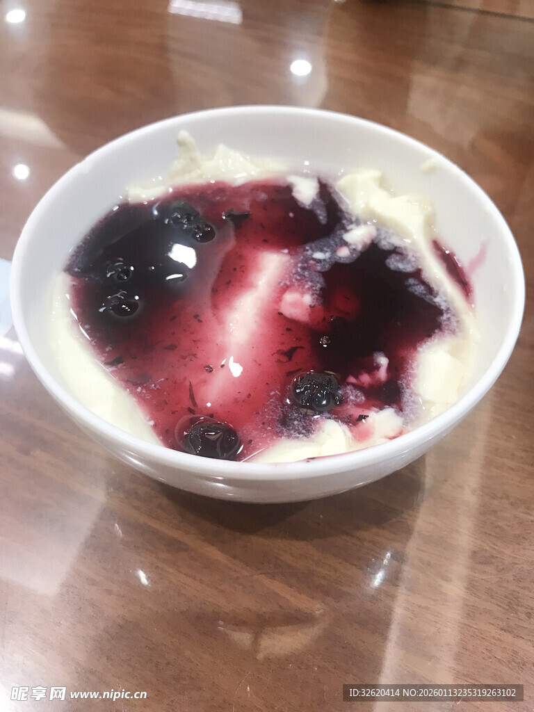 蓝莓酸奶碗