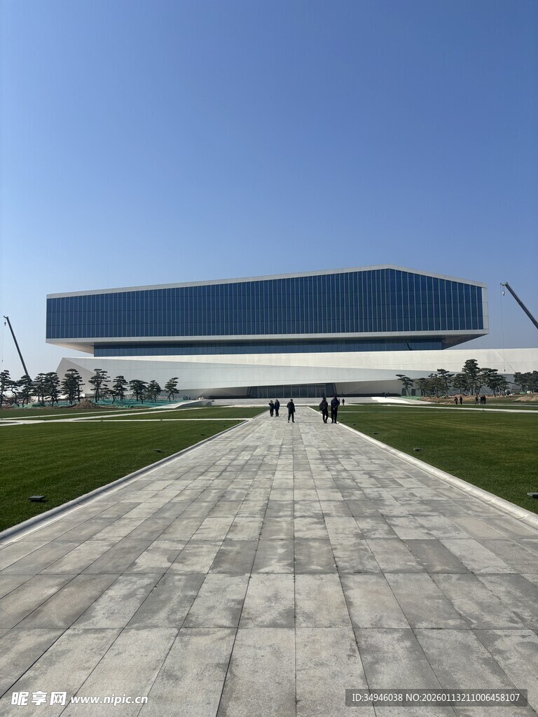 现代悬空建筑景观