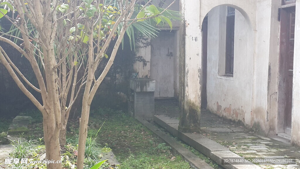 老旧庭院一角