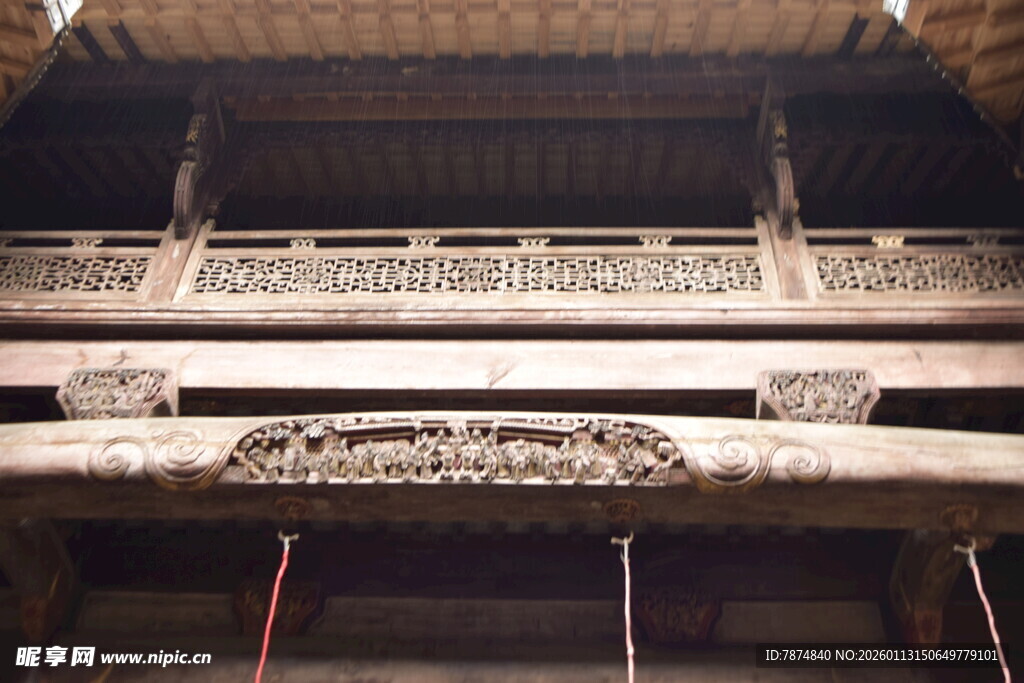 中式古建筑内景精美木雕