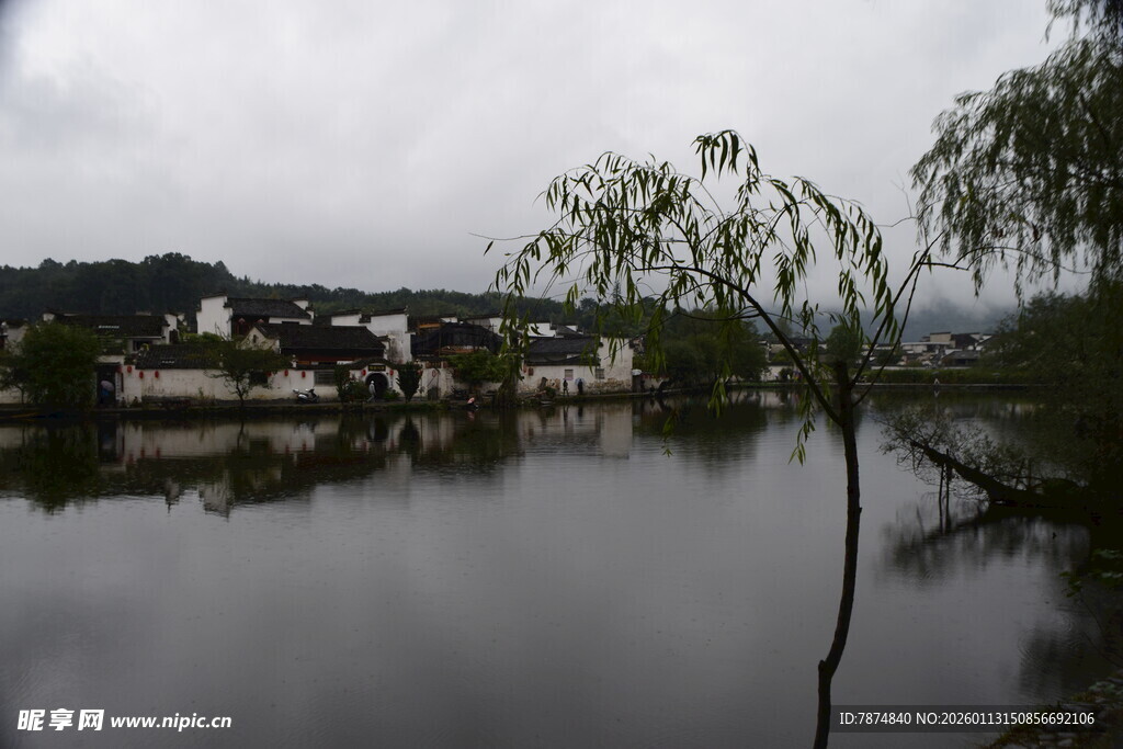江南水乡湖畔风景如画