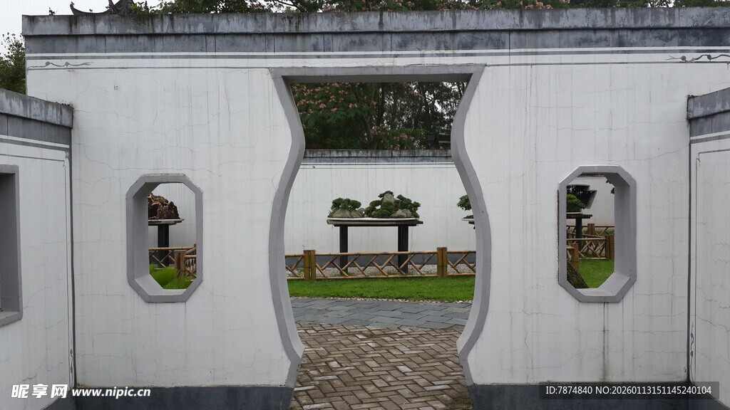 中式庭院月亮门景观