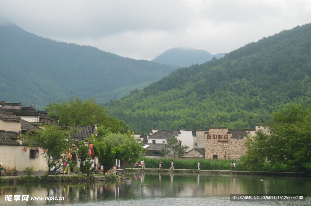 江南水乡湖畔村落美景