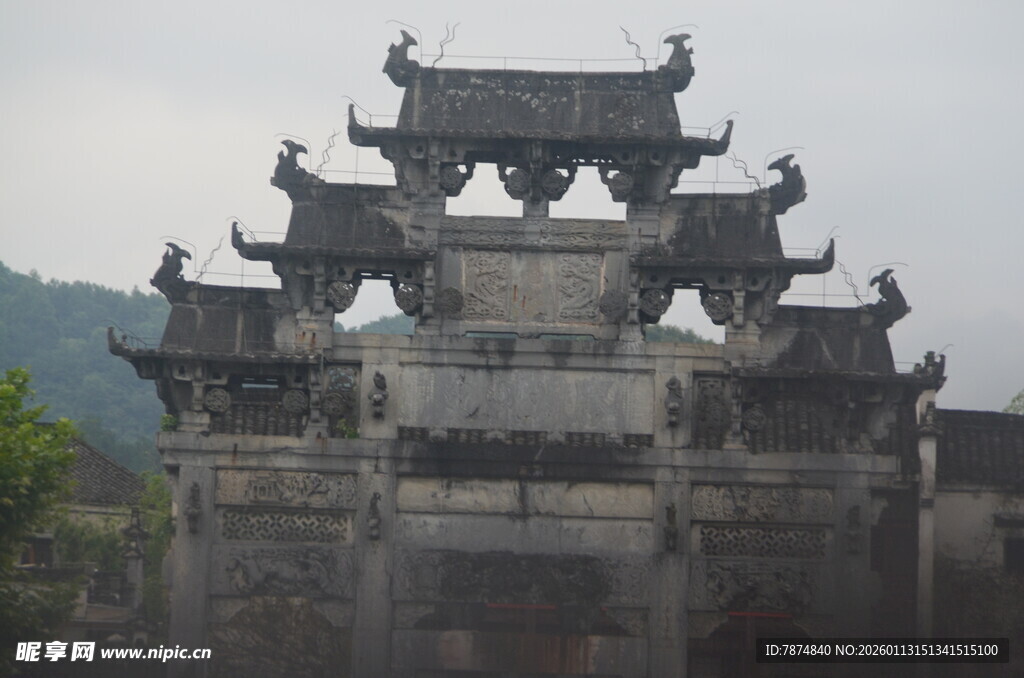 古朴典雅的中式牌坊建筑