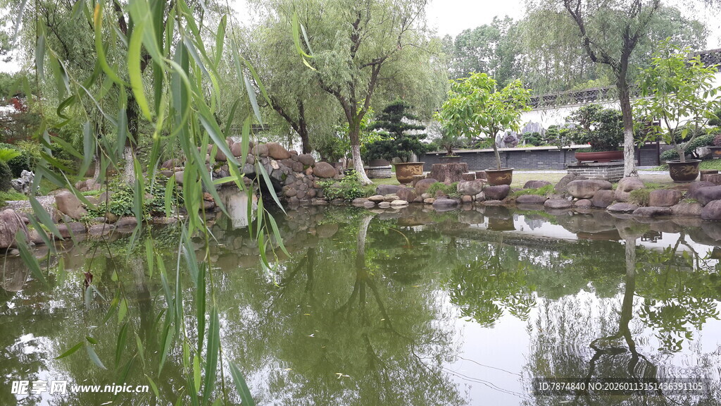 中式园林池塘景观