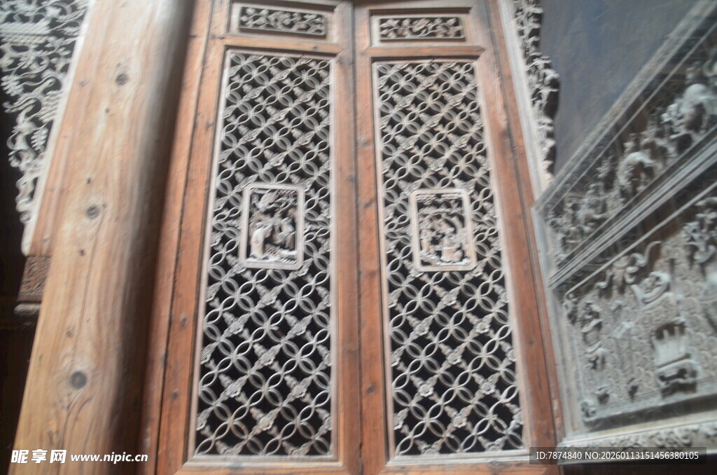 中式雕花木门